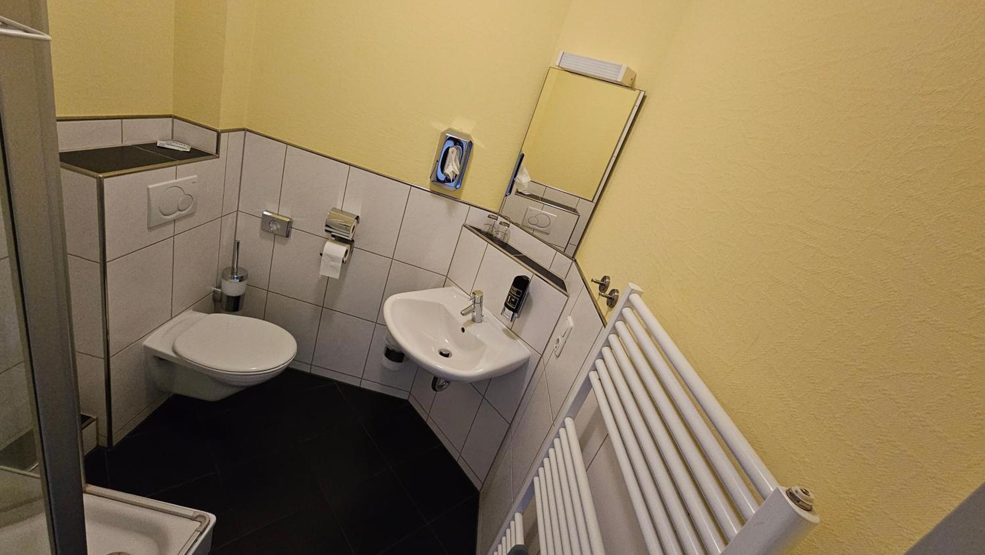 Hotel Kenner Treff Zewnętrze zdjęcie