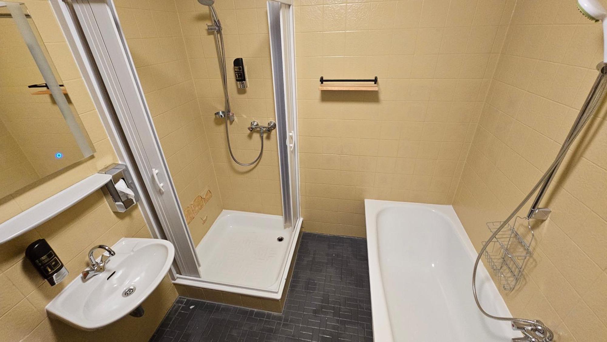 Hotel Kenner Treff Zewnętrze zdjęcie