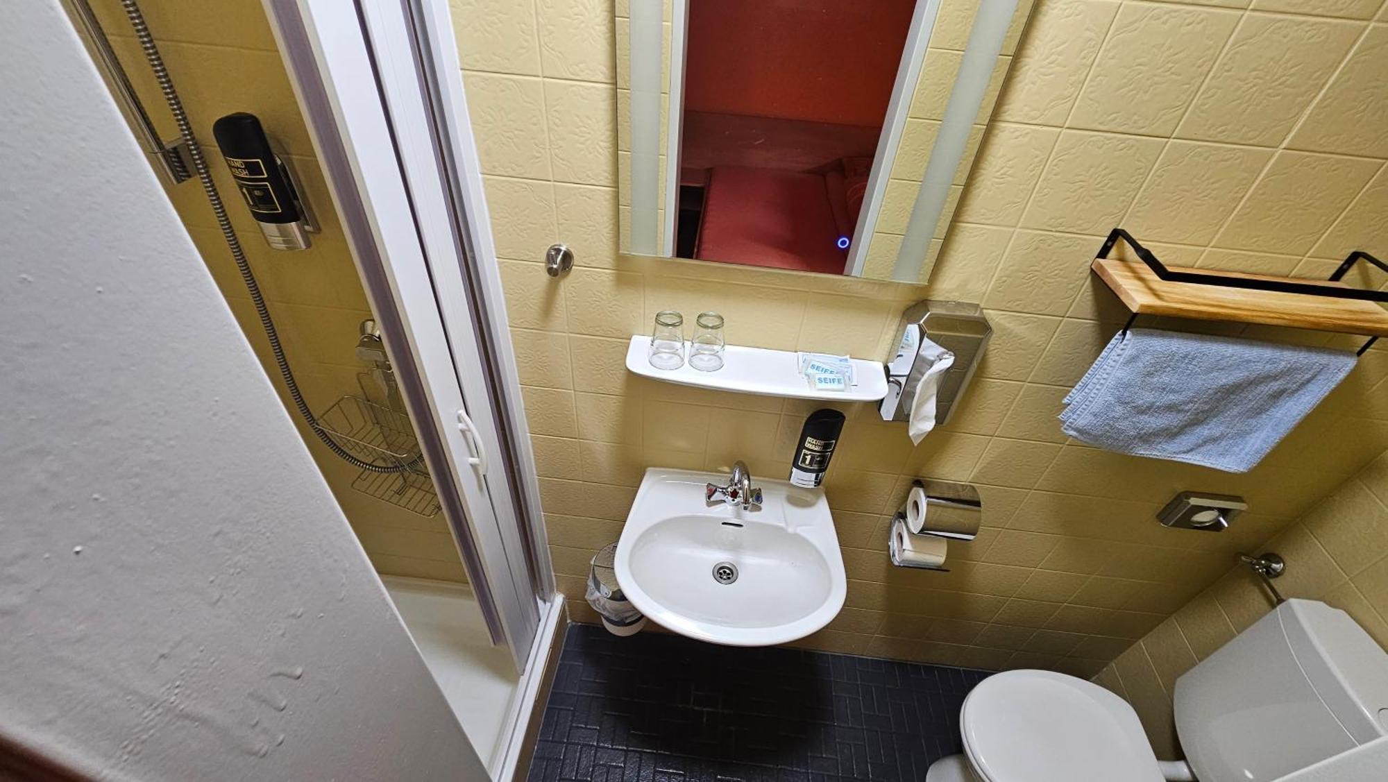 Hotel Kenner Treff Zewnętrze zdjęcie