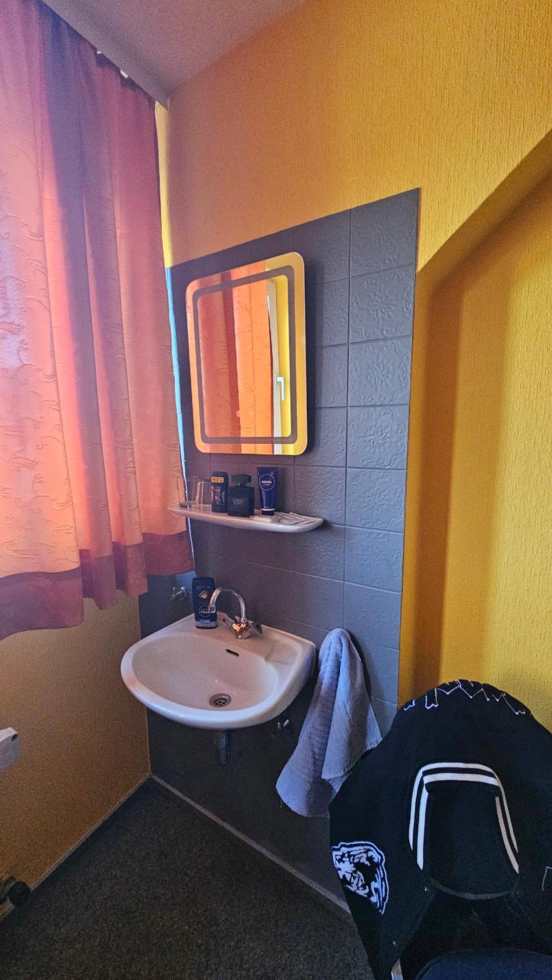 Hotel Kenner Treff Zewnętrze zdjęcie