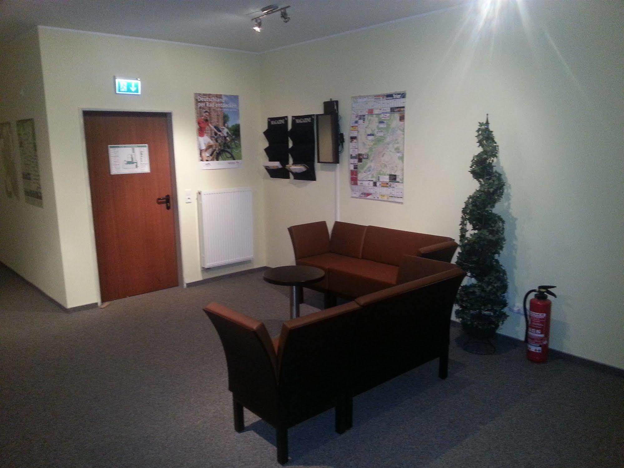 Hotel Kenner Treff Zewnętrze zdjęcie