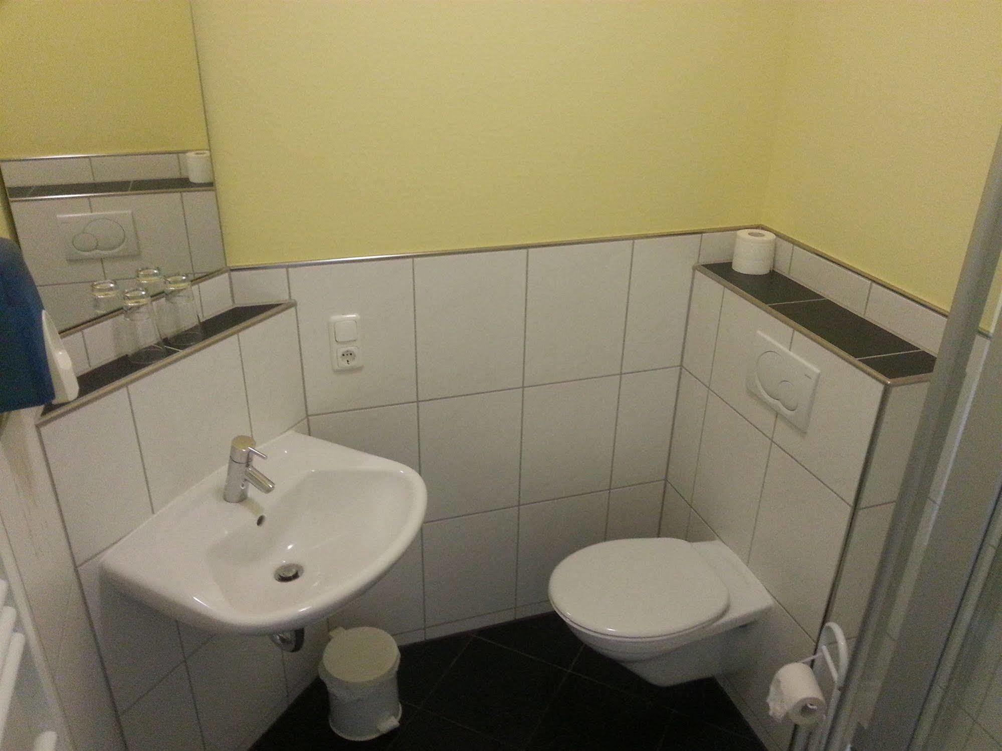 Hotel Kenner Treff Zewnętrze zdjęcie