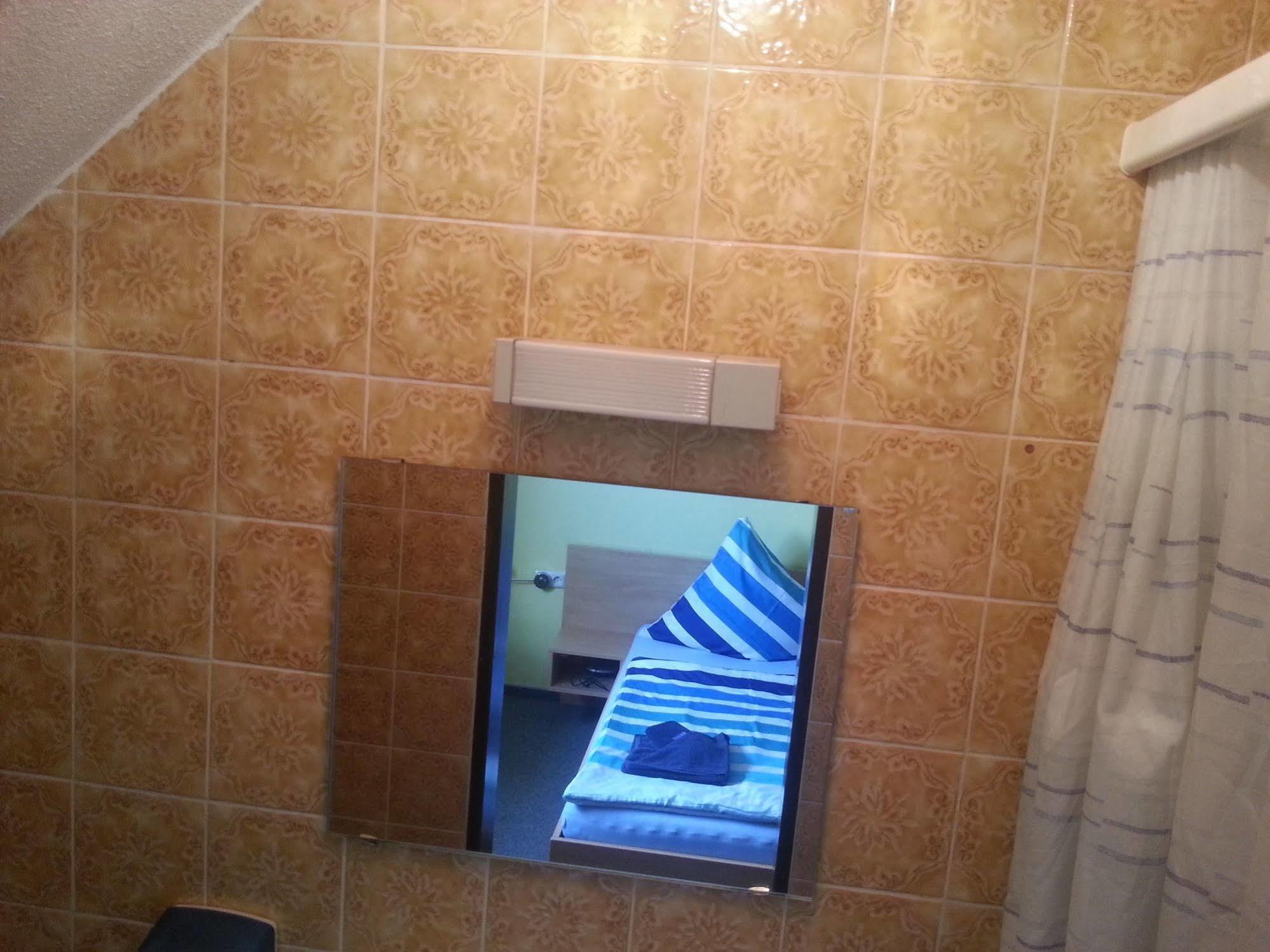 Hotel Kenner Treff Zewnętrze zdjęcie