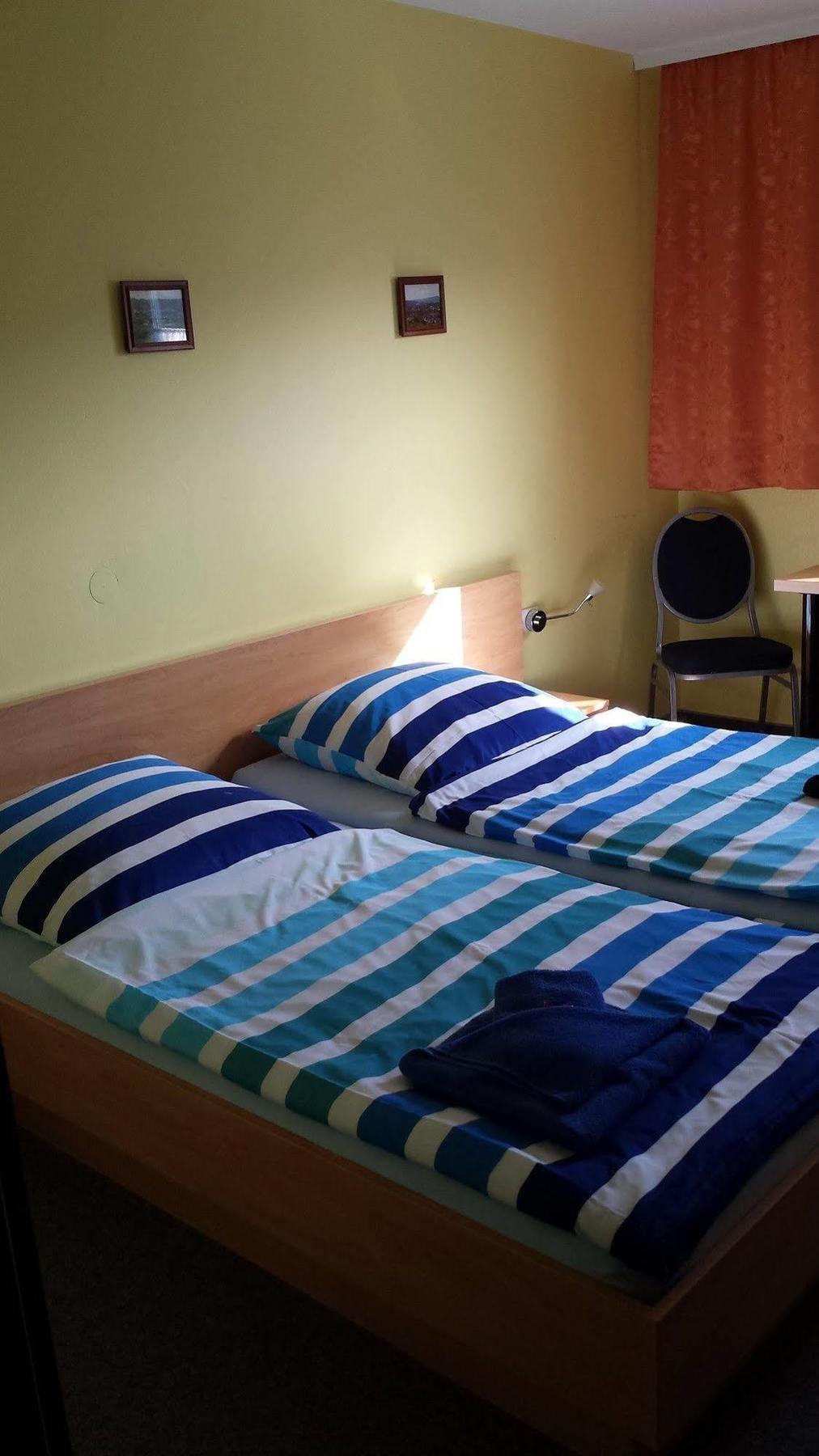Hotel Kenner Treff Zewnętrze zdjęcie